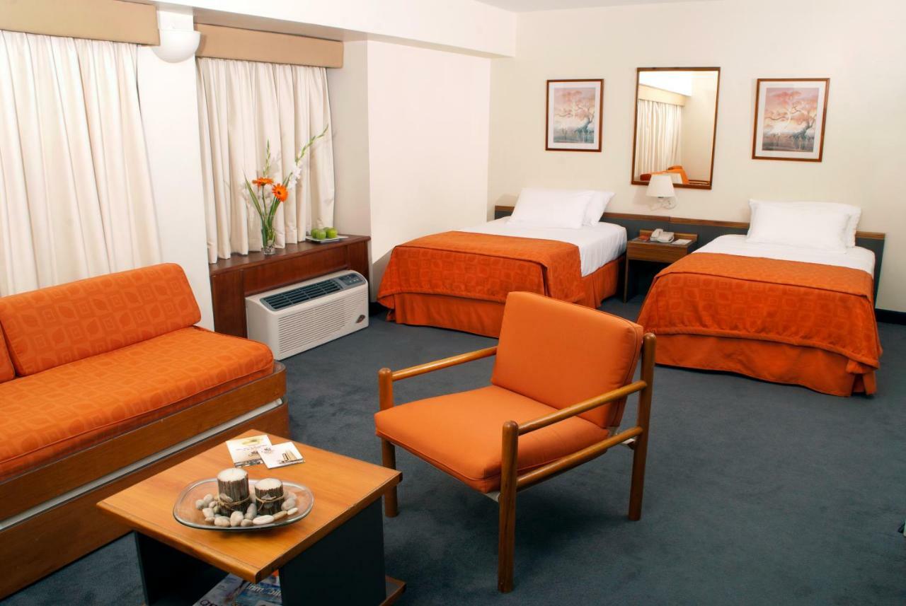 Hotel Cristina Suites Puerto La Cruz エクステリア 写真