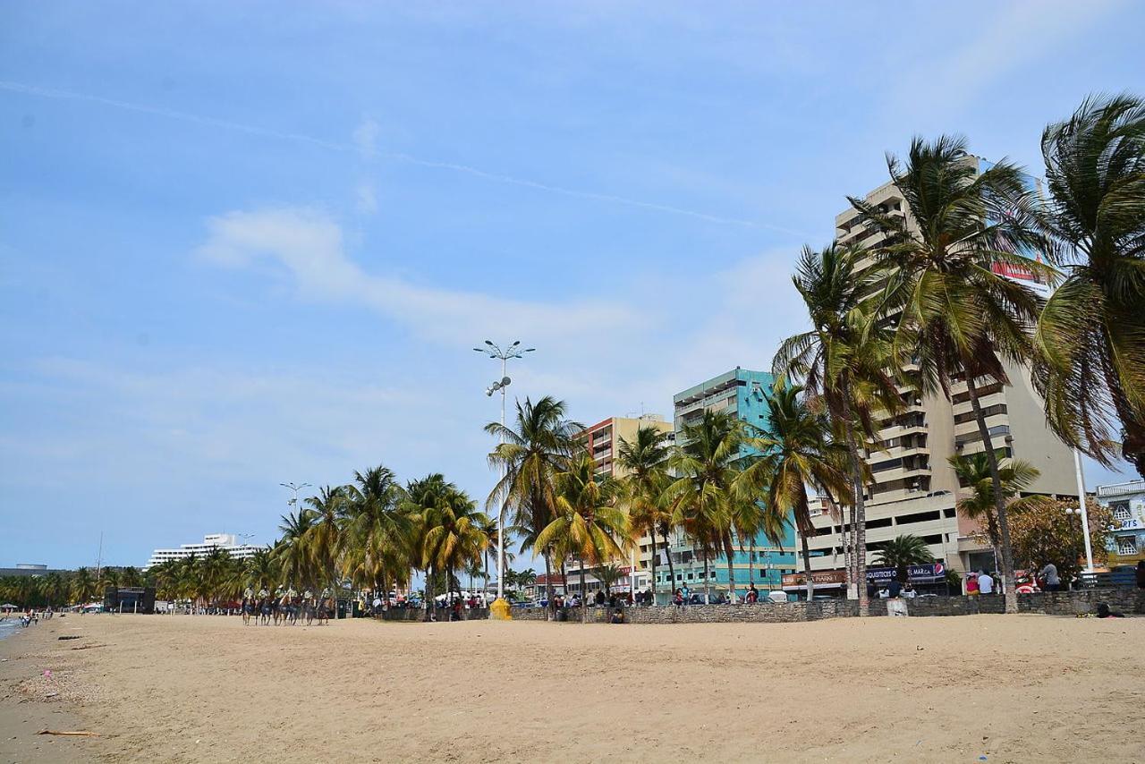Hotel Cristina Suites Puerto La Cruz エクステリア 写真